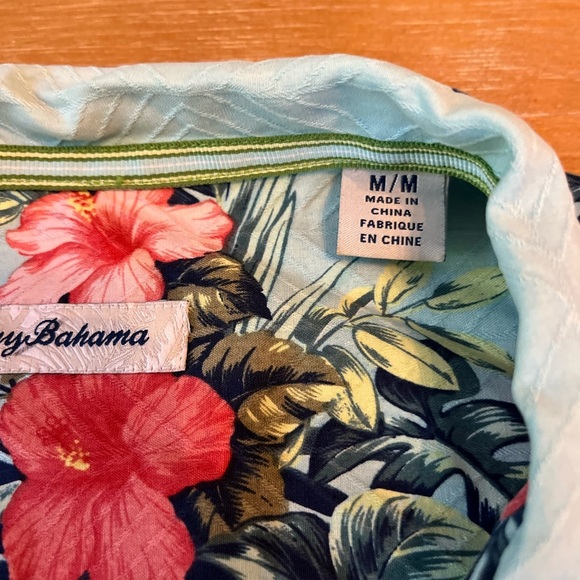 Tommy Bahama Short Sleeve Hawaiian Tropical Camp Shirt 100% Silk Mens blue M - Picture 5 of 10